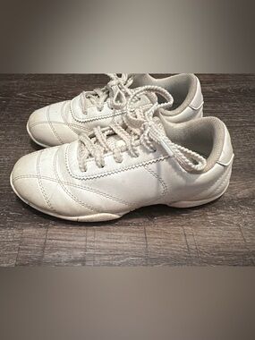 Kids White Lace-Up Athletic Sneakers for Everyday Play (cheer shoes)